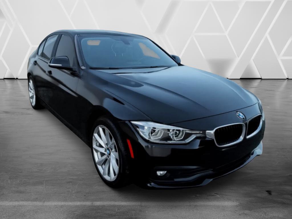 Used 2018 BMW 320i Sedan RWD image 4
