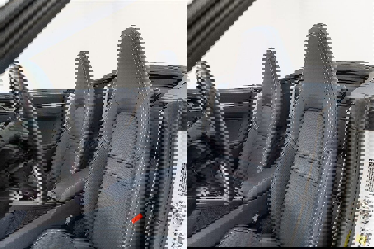 Used 2025 Porsche 911 Carrera w/ Premium Package image 25