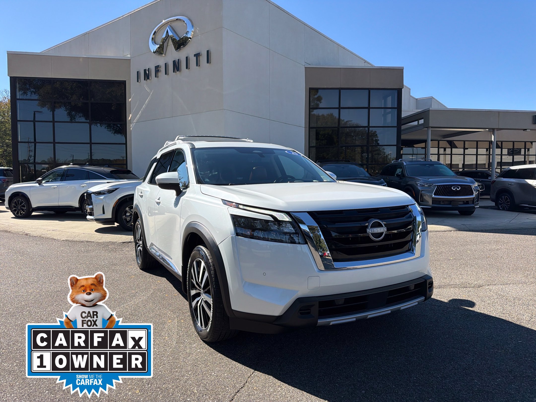 Used 2025 Nissan Pathfinder Platinum w/ Cargo Package FWD image 1