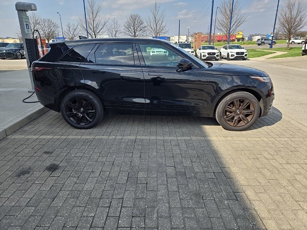 Used 2023 Land Rover Range Rover Velar R-Dynamic S image 4