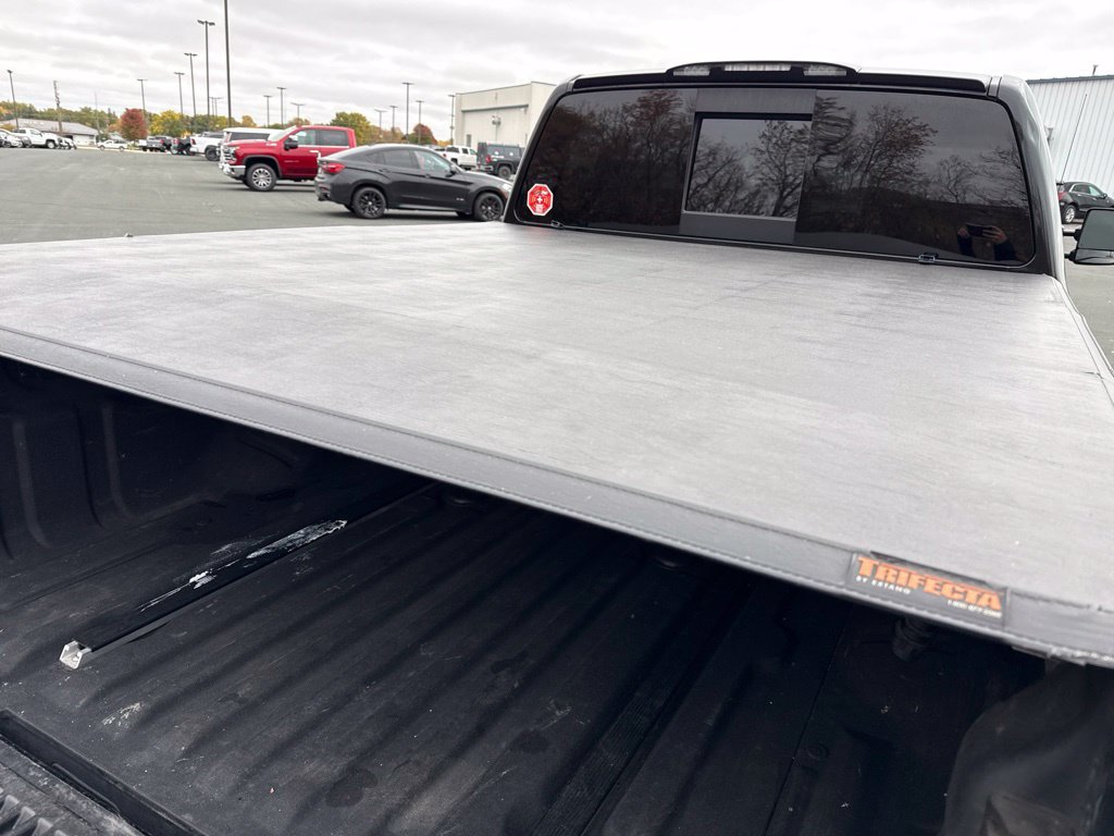Used 2017 Nissan Titan SL AWD/4WD image 20