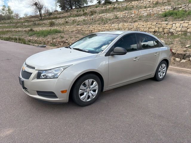 Used 2014 Chevrolet Cruze LS FWD image 2