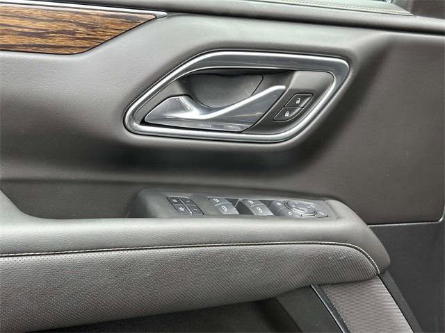 Used 2024 Chevrolet Suburban Premier w/ Premium Package 2 image 13