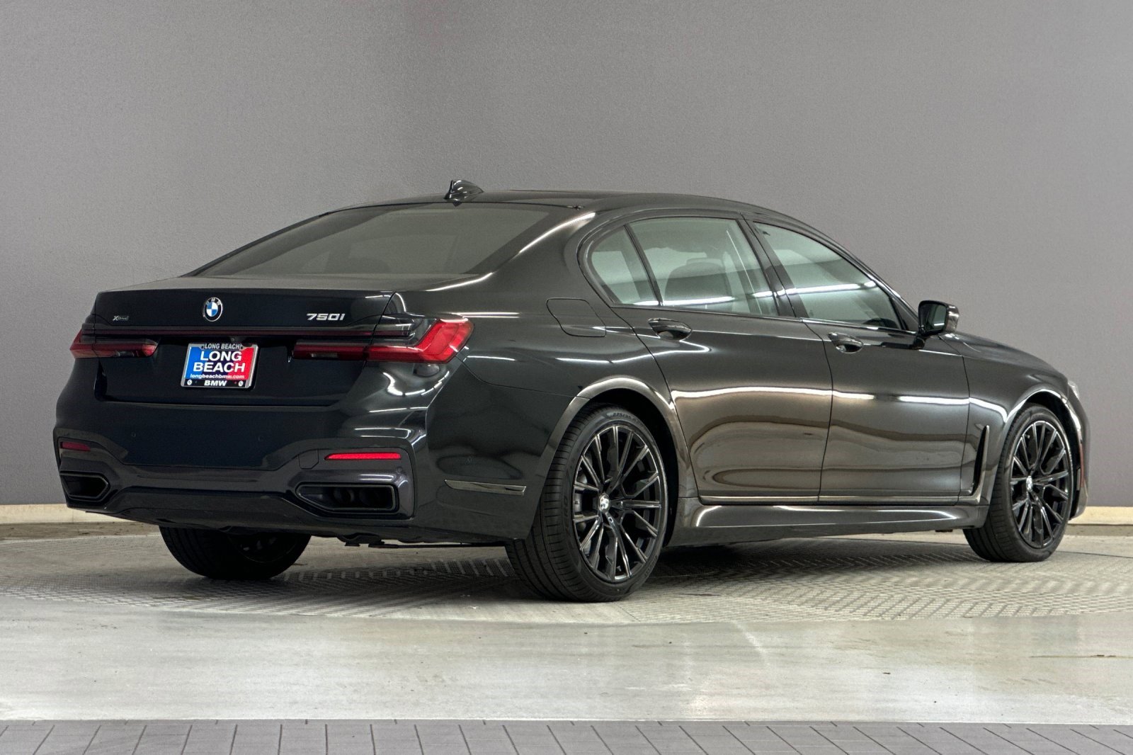 Used 2022 BMW 750i xDrive w/ Executive Package image 8