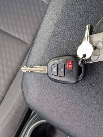 Used 2022 Toyota Tacoma SR AWD/4WD image 29