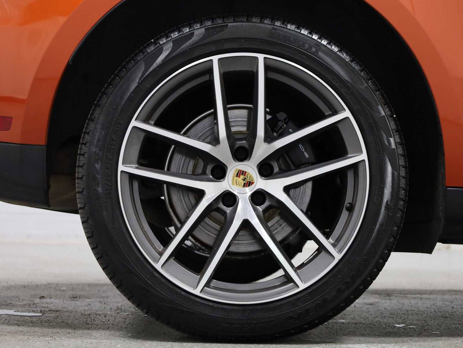 Certified 2022 Porsche Macan AWD/4WD image 38