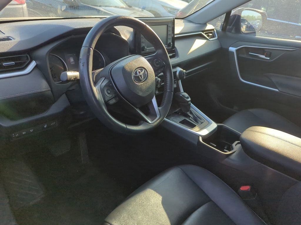 Used 2022 Toyota RAV4 XLE Premium FWD image 8