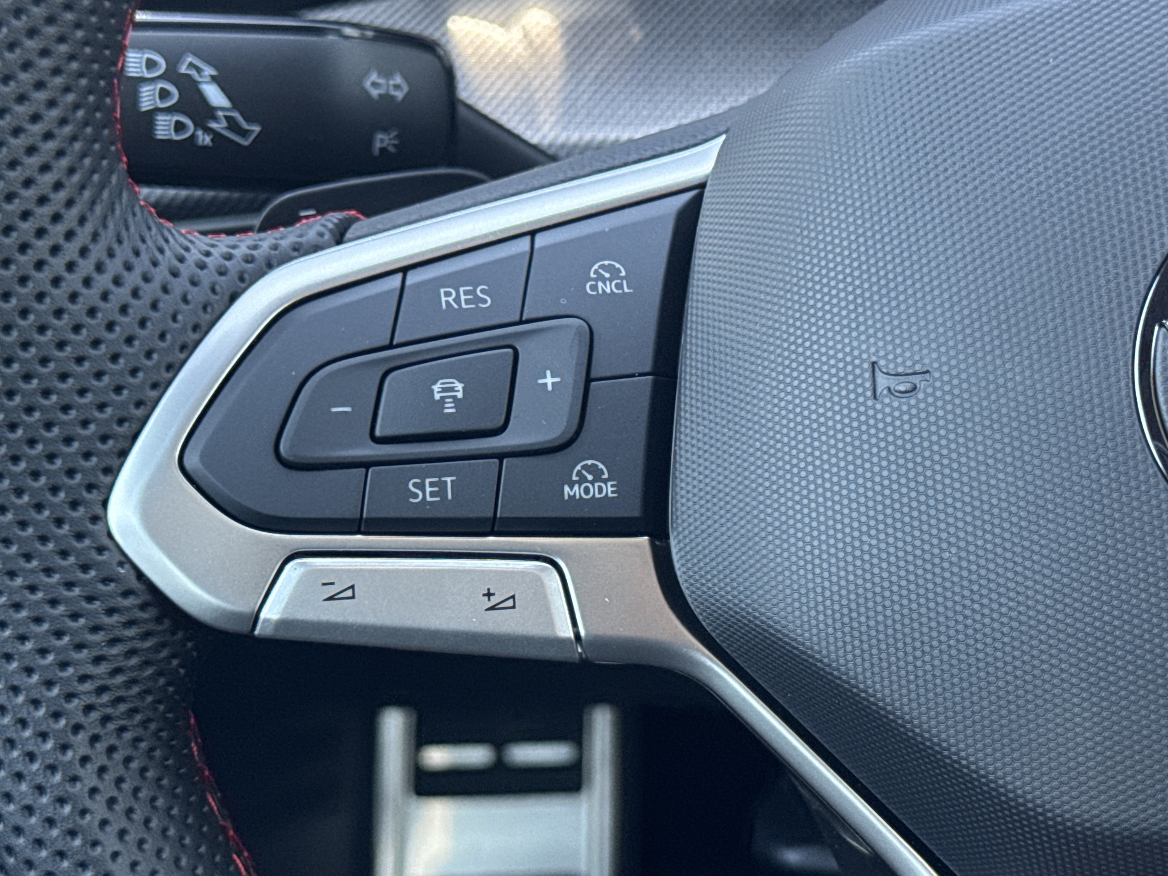 New 2026 Volkswagen Golf SE FWD image 19