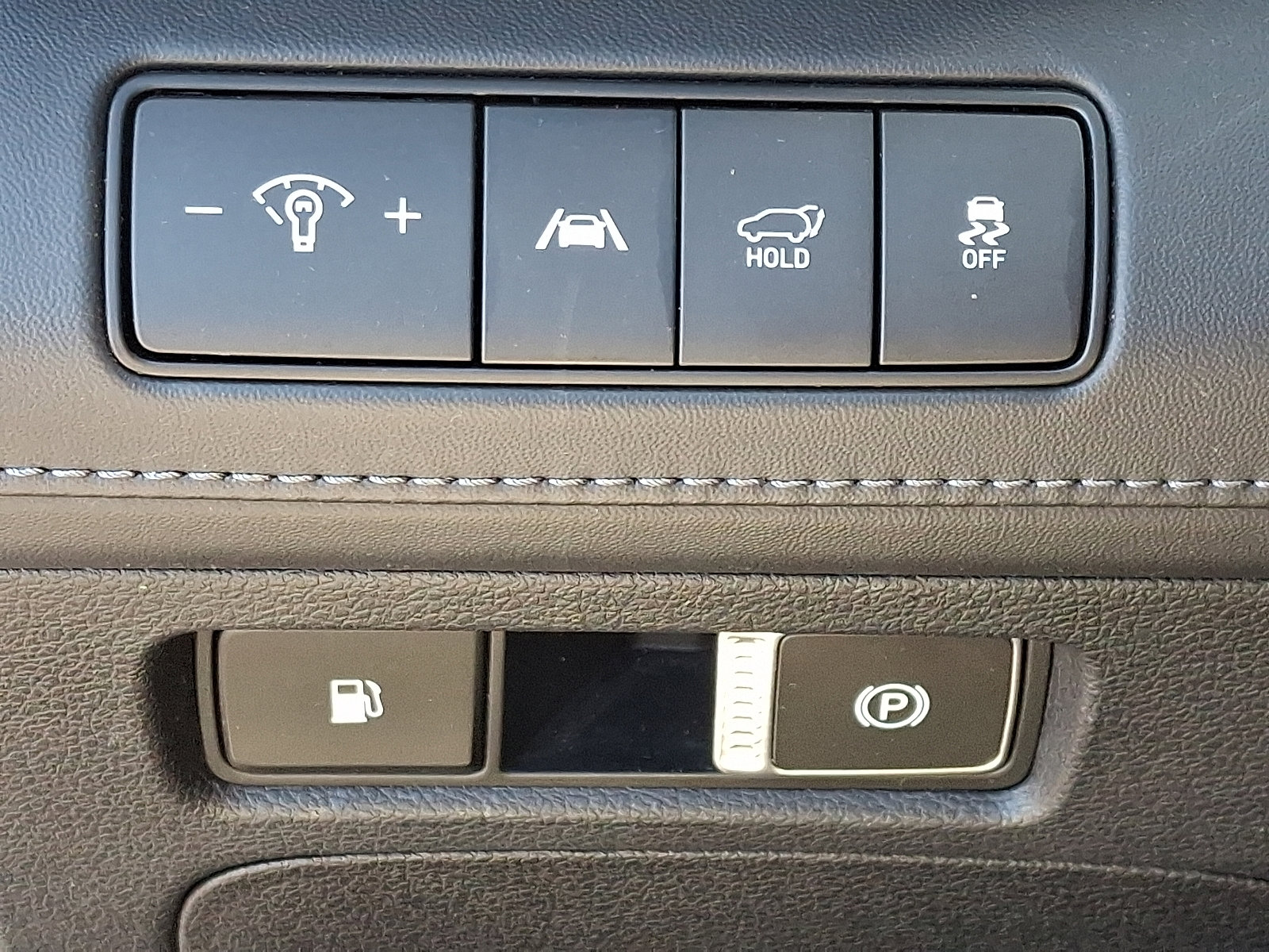 Used 2022 Hyundai Santa Fe Limited image 25