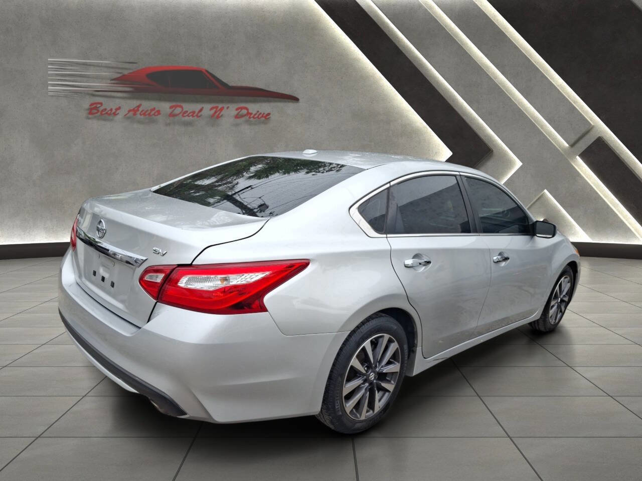 Used 2017 Nissan Altima 2.5 SV image 4