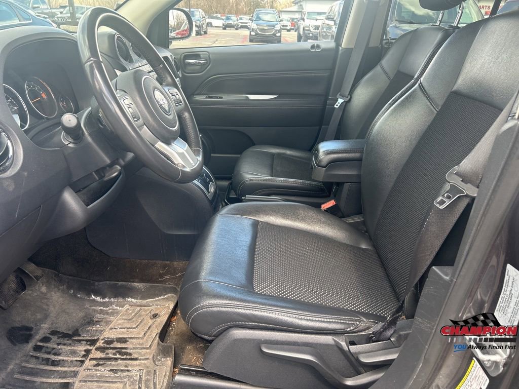 Used 2017 Jeep Compass Latitude image 12