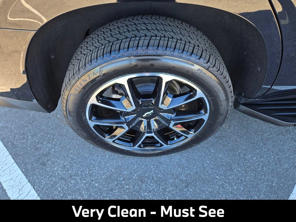 Used 2022 Chevrolet Tahoe RST w/ Luxury Package AWD/4WD image 12