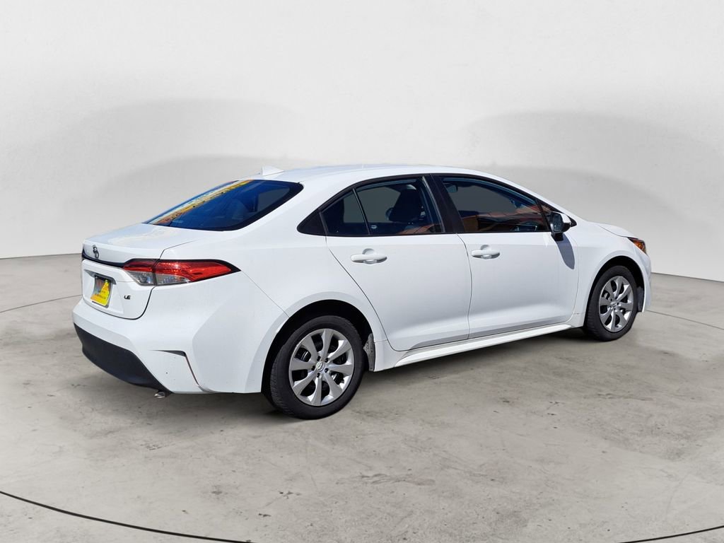 Used 2024 Toyota Corolla LE image 3
