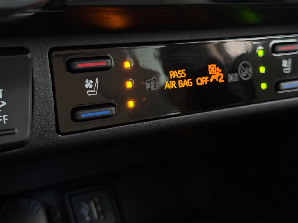 Used 2024 Toyota RAV4 Limited image 38