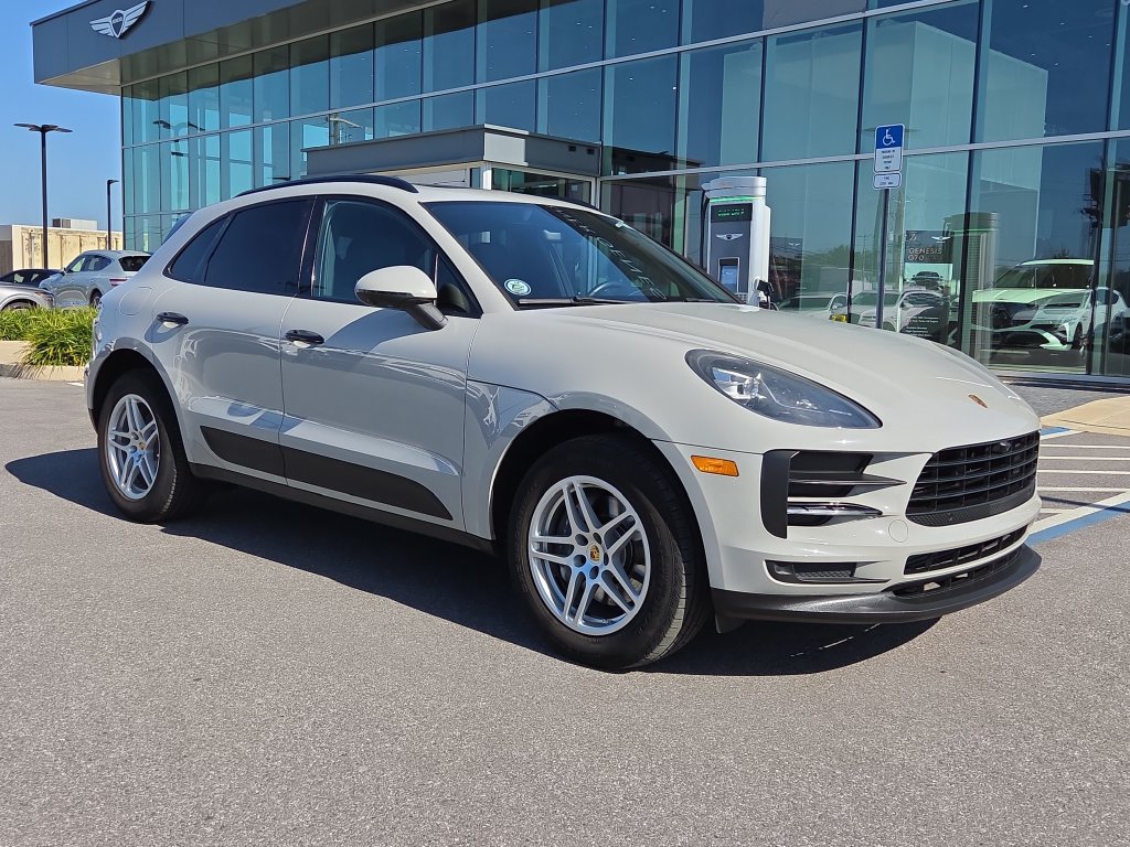 Used 2021 Porsche Macan AWD/4WD image 2