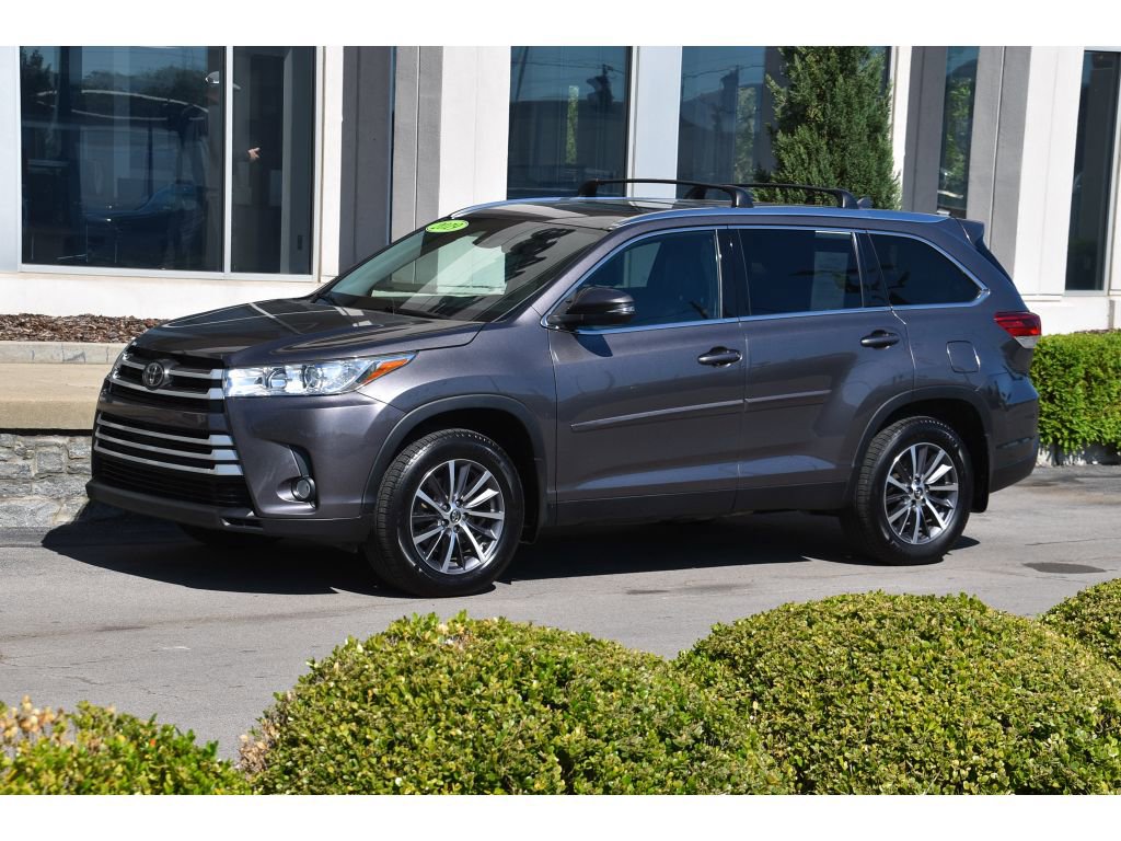 Used 2019 Toyota Highlander XLE AWD/4WD image 8