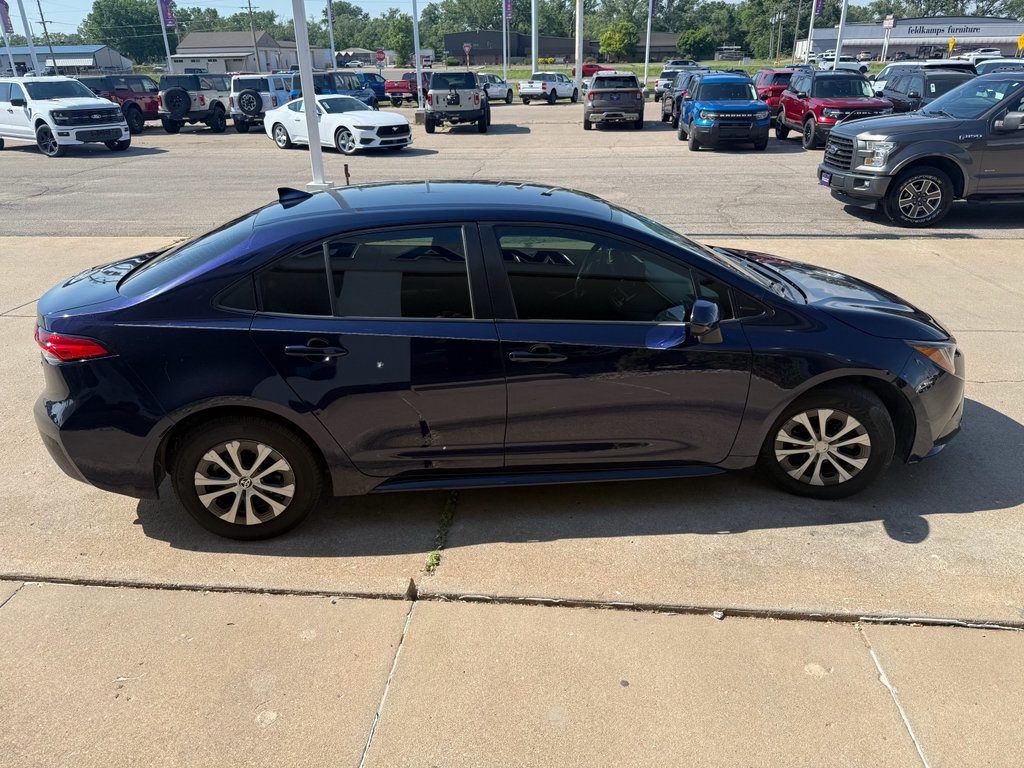 Used 2022 Toyota Corolla LE FWD image 4