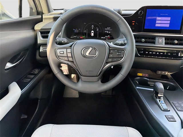 New 2025 Lexus UX 300h FWD image 17