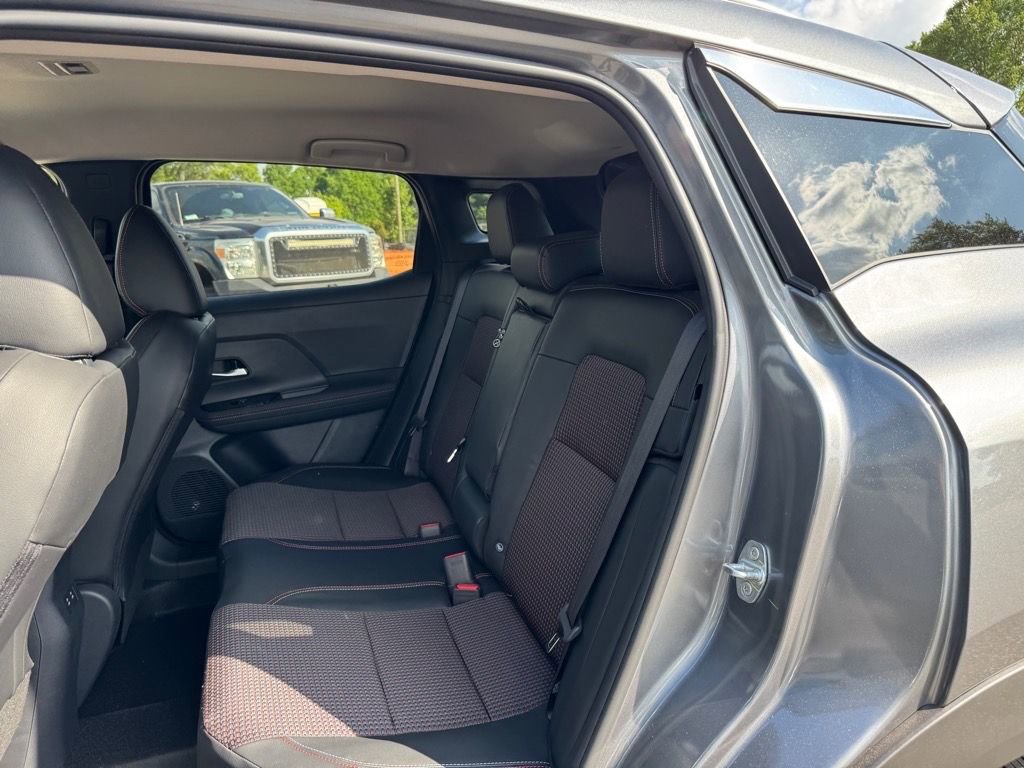 New 2025 Nissan Kicks SR image 11