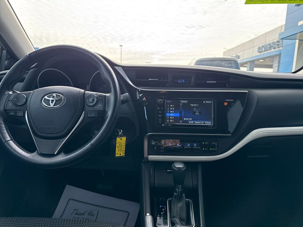 Used 2018 Toyota Corolla iM image 13