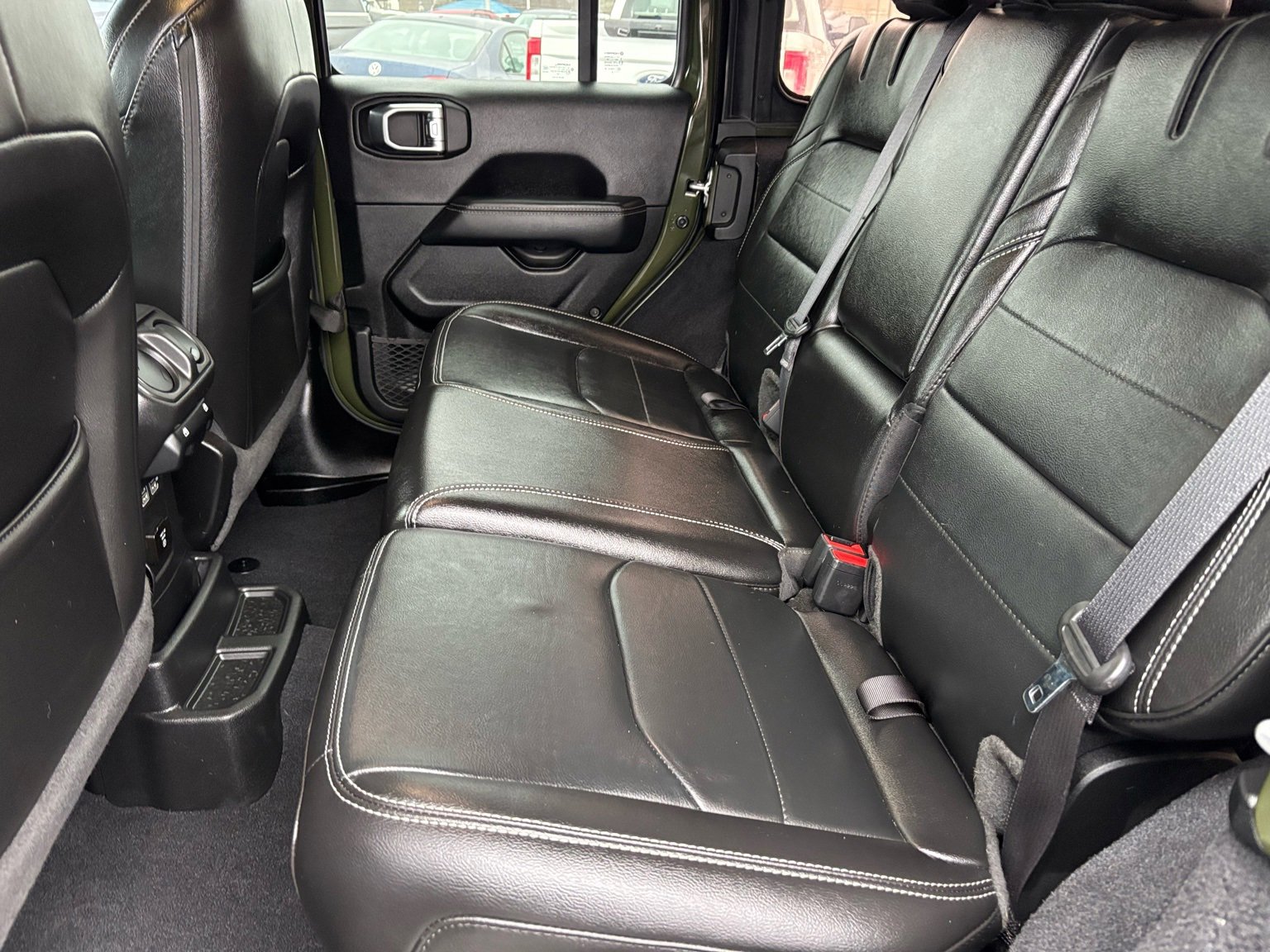 Used 2022 Jeep Wrangler Unlimited Sahara w/ Cold Weather Group image 17