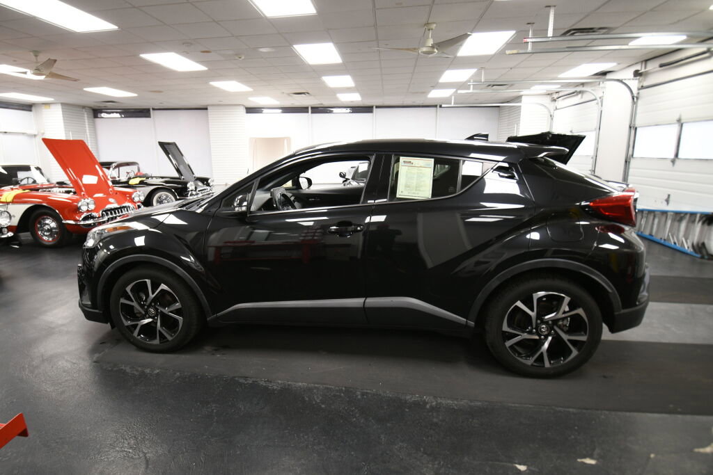 Used 2019 Toyota C-HR Limited image 4