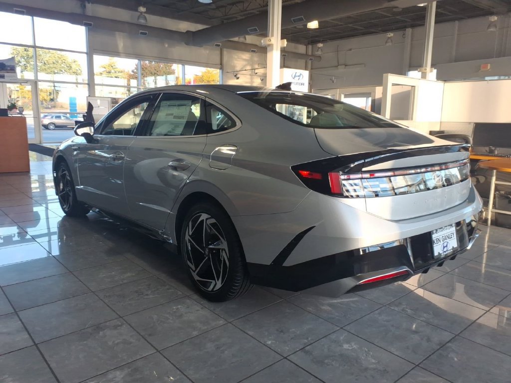 New 2026 Hyundai Sonata SEL FWD image 4
