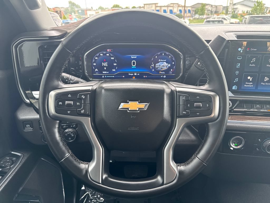 Used 2024 Chevrolet Silverado 1500 LT AWD/4WD image 14