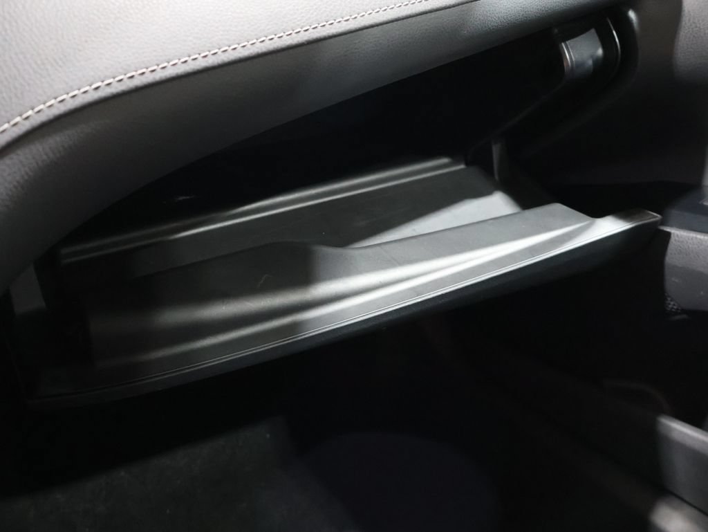 Used 2018 Toyota Camry SE FWD image 30
