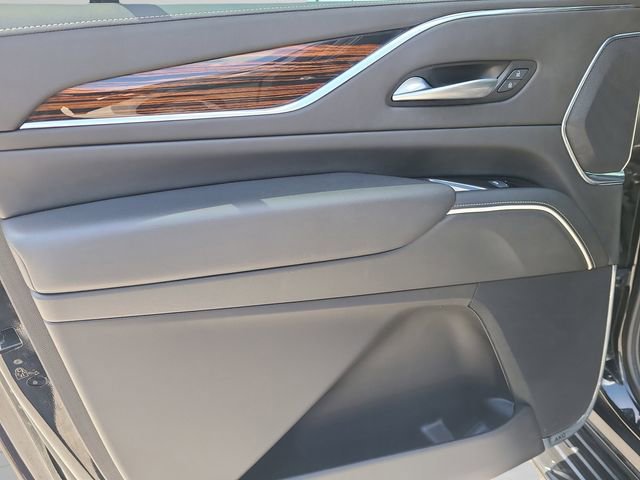 Used 2023 Cadillac Escalade ESV Premium Luxury AWD/4WD image 15