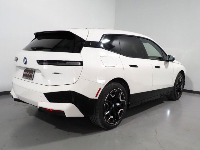 Used 2024 BMW iX xDrive50 w/ Sport Package image 6