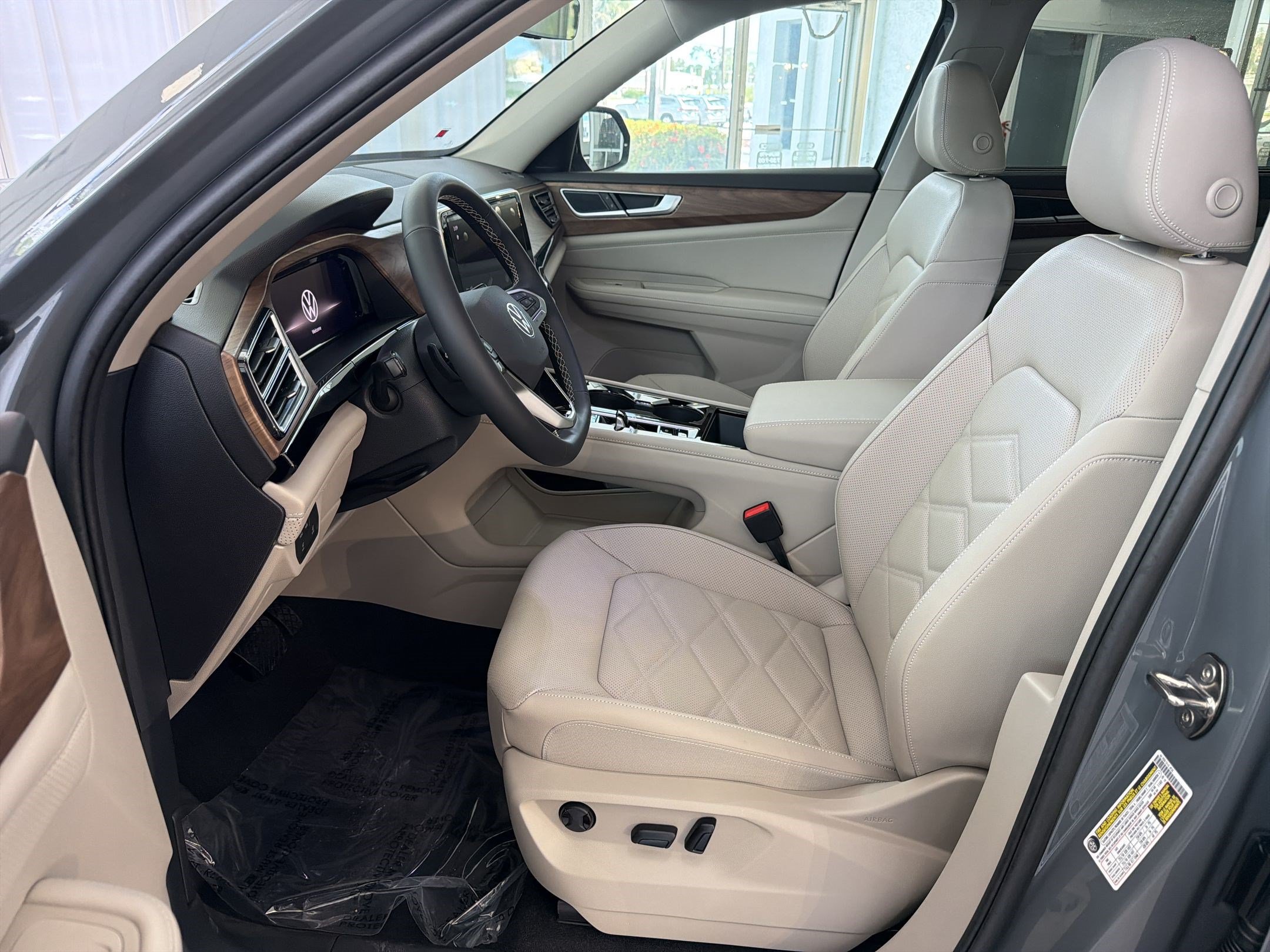 New 2026 Volkswagen Atlas SE FWD image 5