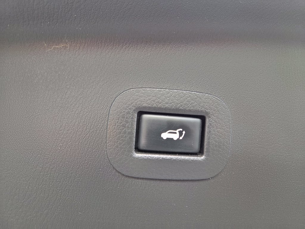 Used 2017 Nissan Armada Platinum w/ Captain Seat Package AWD/4WD image 12