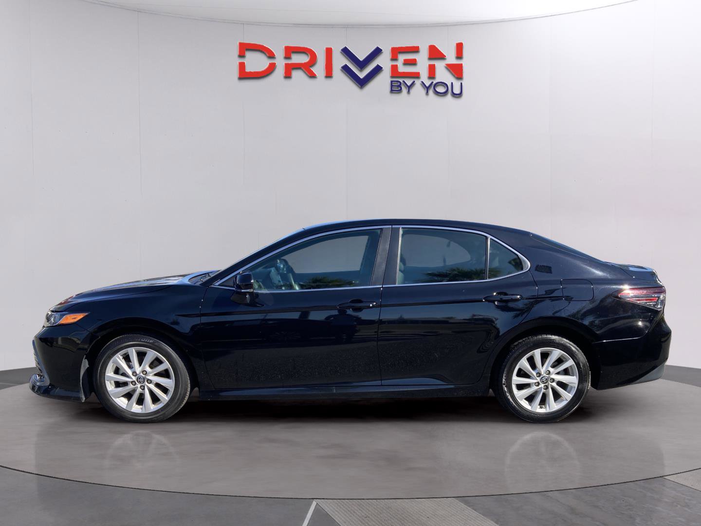 Used 2024 Toyota Camry LE image 3