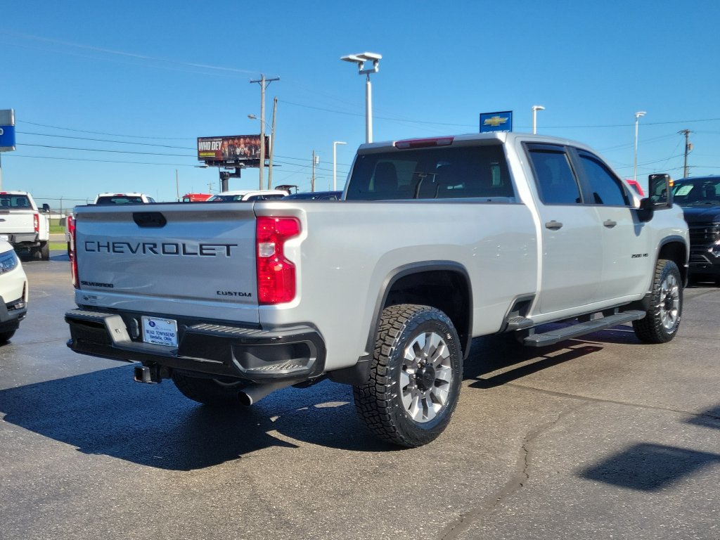 Used 2023 Chevrolet Silverado 2500 Custom w/ Custom Value Package AWD/4WD image 4