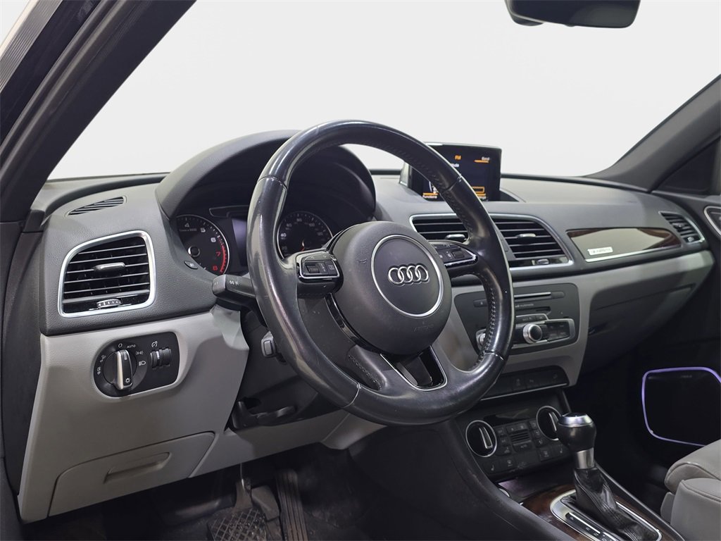 Used 2018 Audi Q3 2.0T Premium Plus w/ Premium Plus Package image 17