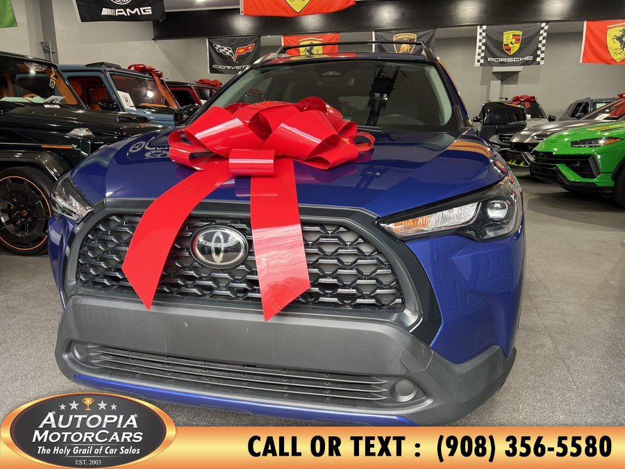 Used 2025 Toyota Corolla Cross LE w/ Moonroof Package