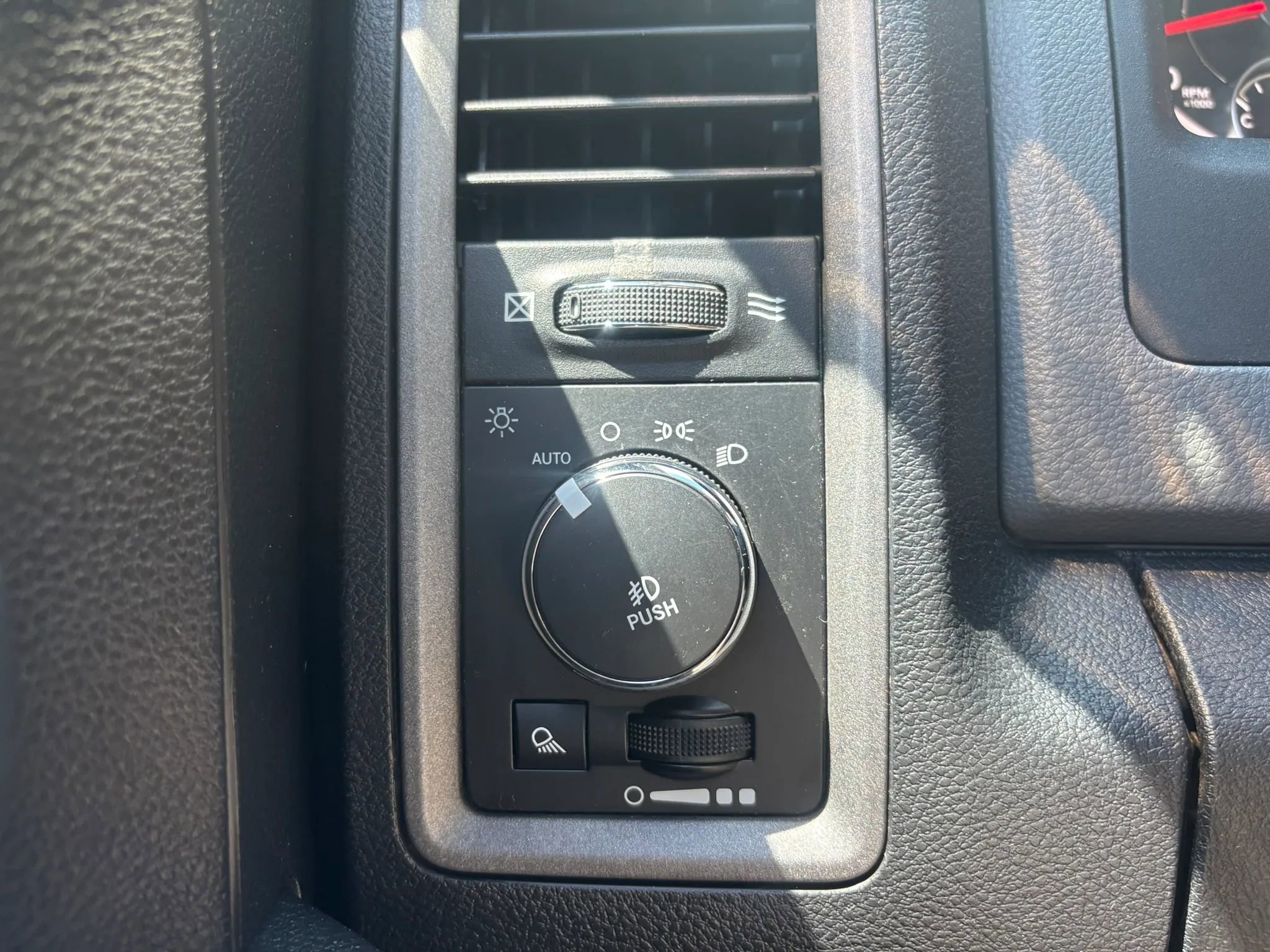 Used 2016 RAM 1500 ST w/ SXT Appearance Group AWD/4WD image 24