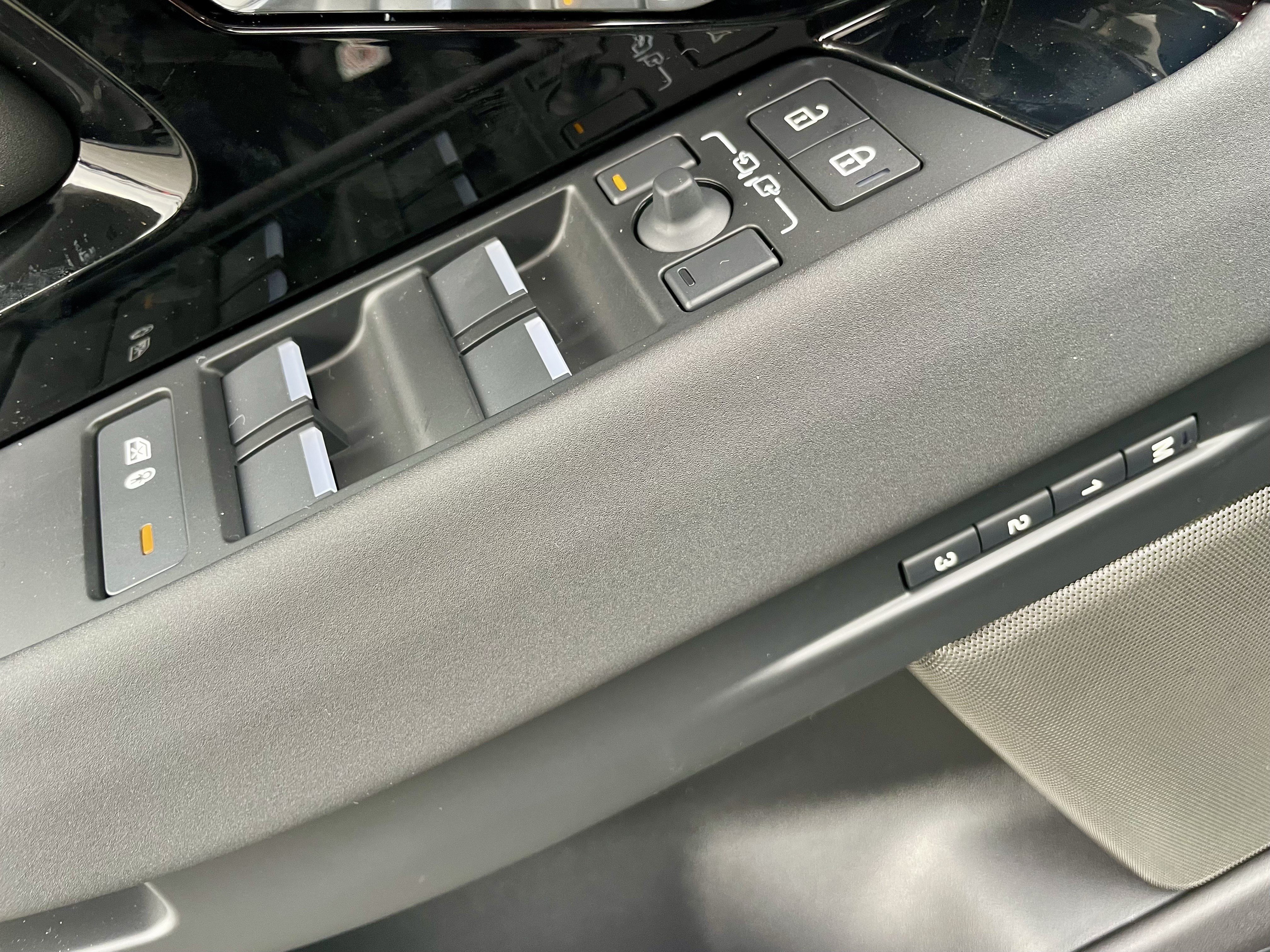 New 2026 Land Rover Range Rover Evoque Hoxton AWD/4WD image 10