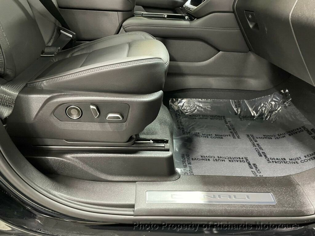 Used 2026 GMC Yukon Denali w/ Sun & Power Step Package image 25