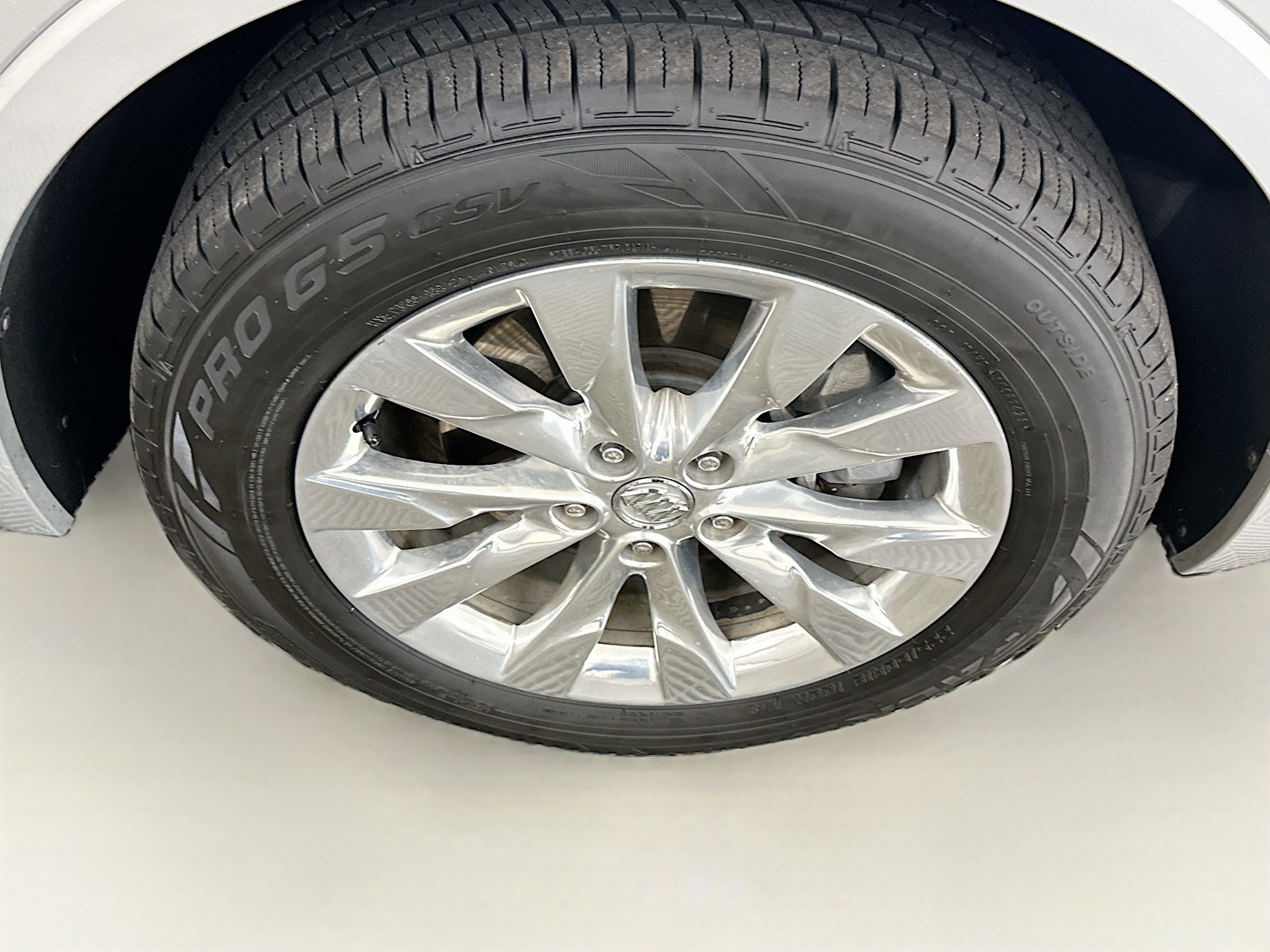 Used 2018 Buick Envision Essence AWD/4WD image 11