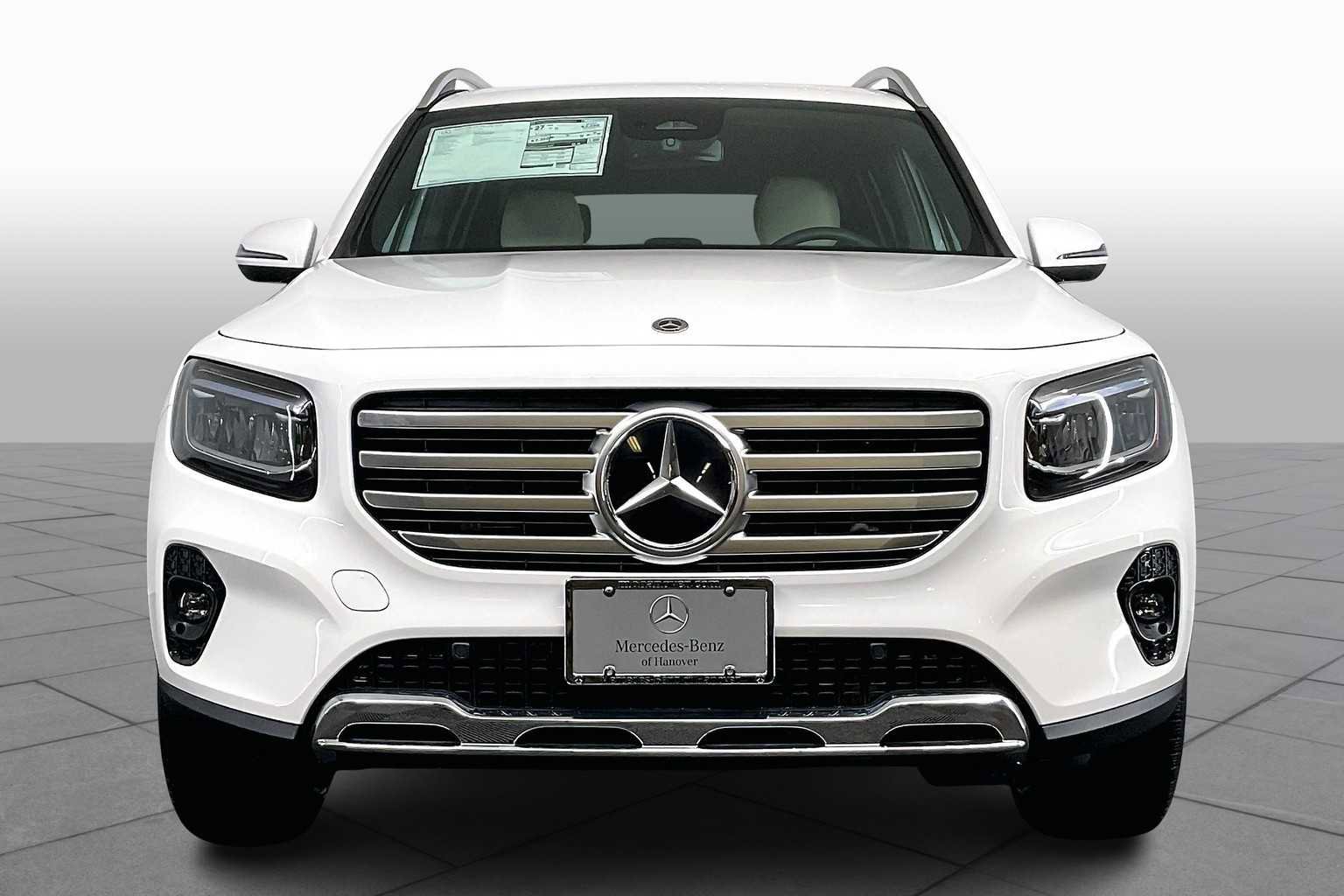New 2025 Mercedes-Benz GLB 250 4MATIC image 3