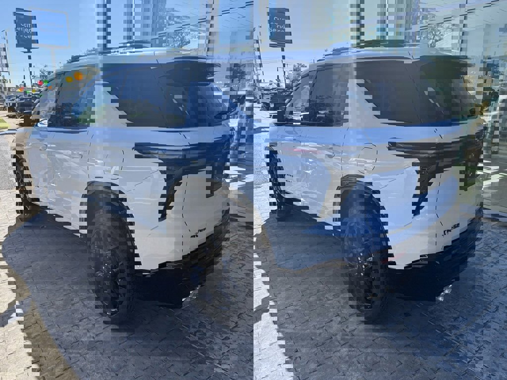 New 2026 Chevrolet Traverse RS w/ LPO, Floor Liner Package image 2