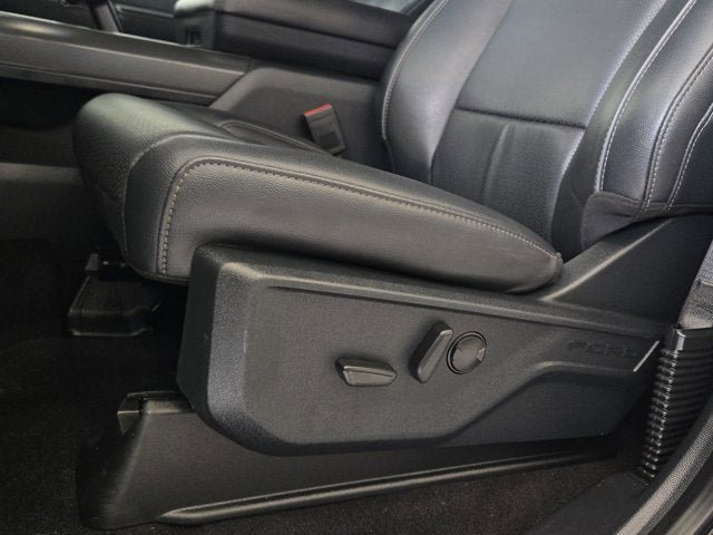 Used 2025 Ford F150 Lariat AWD/4WD image 23