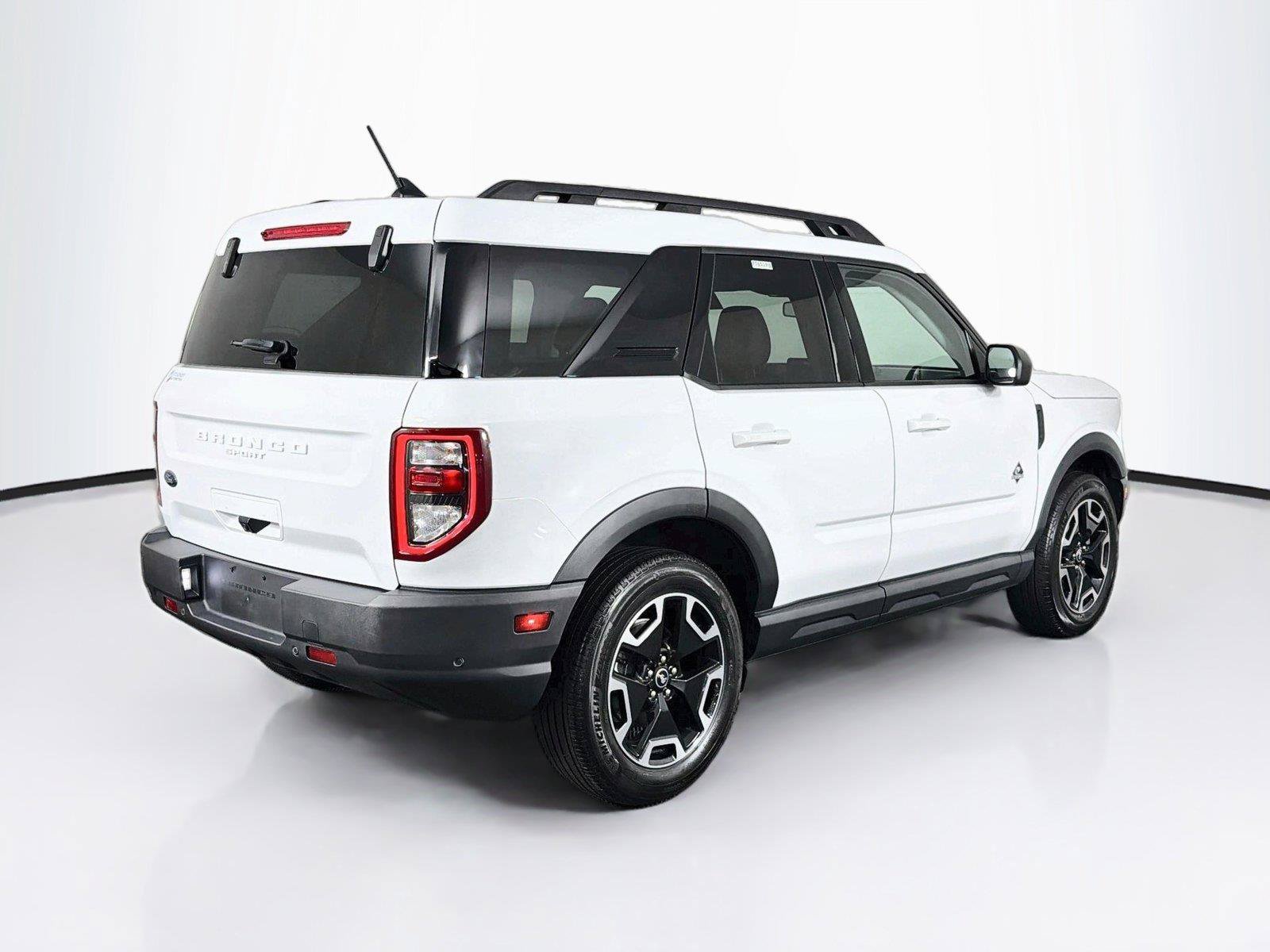 Used 2023 Ford Bronco Sport Outer Banks w/ Tech Package AWD/4WD image 11