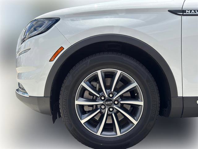 Used 2022 Lincoln Nautilus FWD image 5