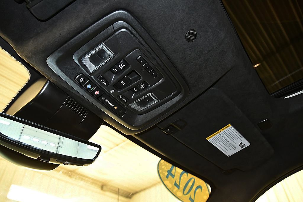 Used 2024 GMC Sierra 3500 Denali Ultimate AWD/4WD image 28