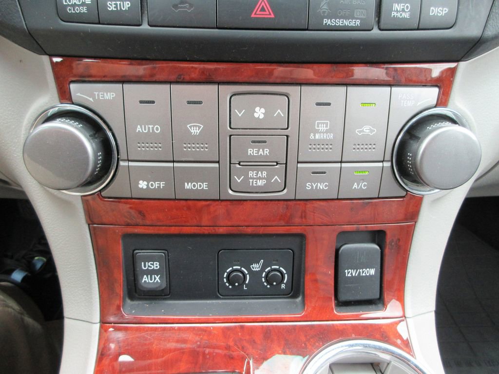 Used 2011 Toyota Highlander Limited w/ Tow Pkg AWD/4WD image 30