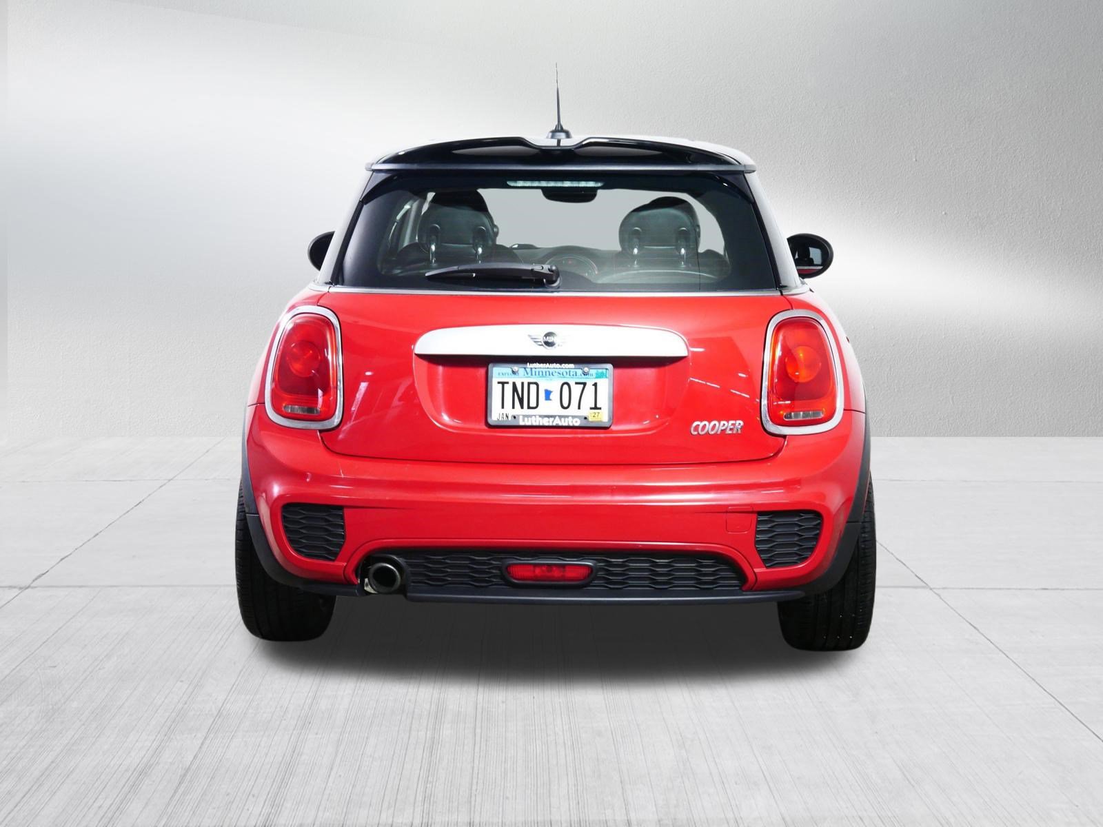 Used 2015 MINI Cooper 2-Door Hardtop image 6