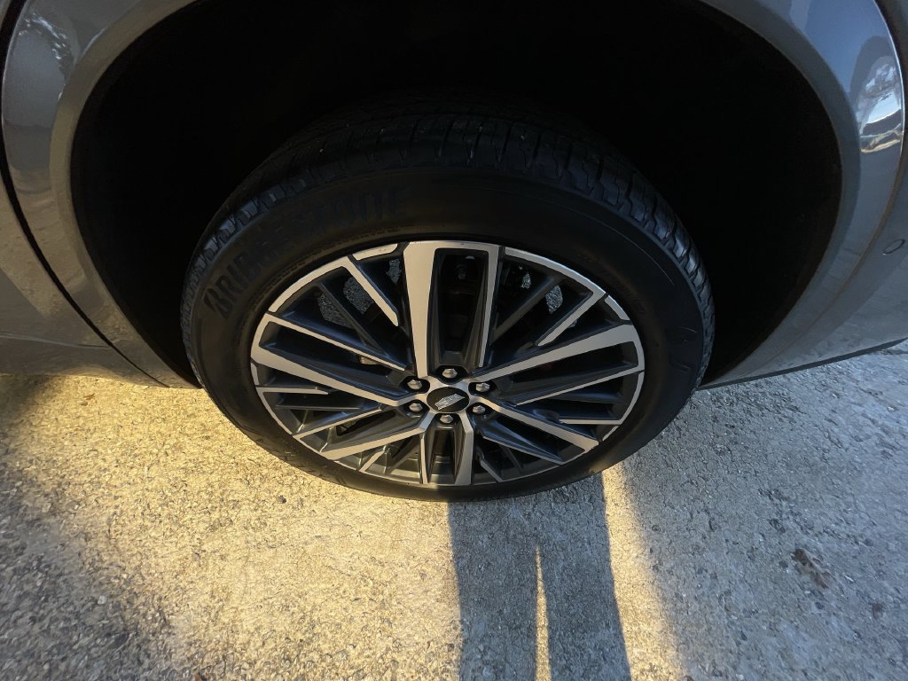 Certified 2023 Cadillac XT6 Sport w/ Platinum Package AWD/4WD image 33